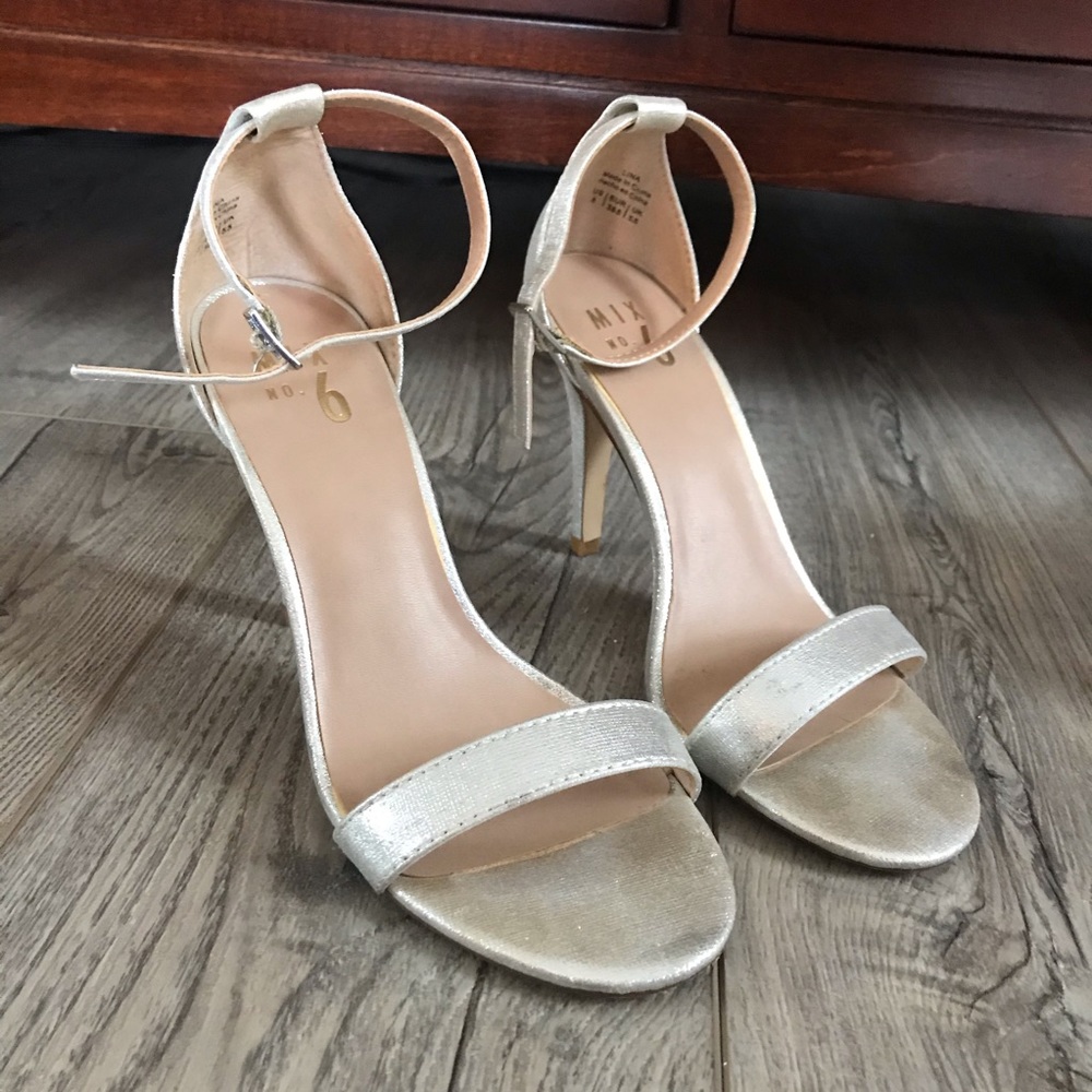 Mix No 6 Silver Shimmer Heels Sz 8